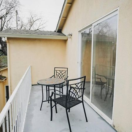 Gorgeous Upstairs Studio With Patio And Laundry Чико Екстериор снимка